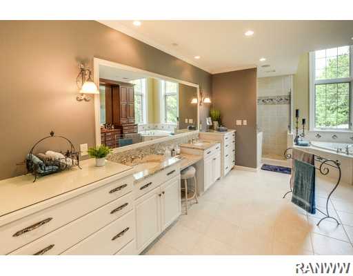 7653 North Road, Eau Claire, WI 54701