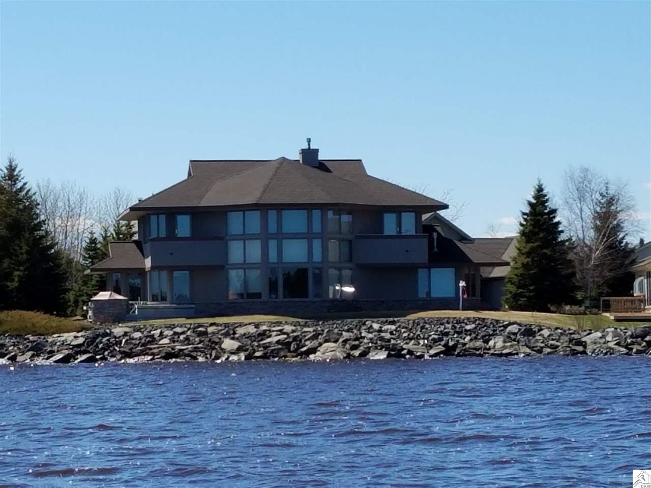 531 Marina Dr, Superior, WI 54880