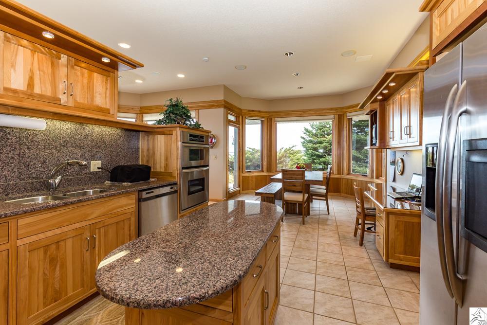 531 Marina Dr, Superior, WI 54880