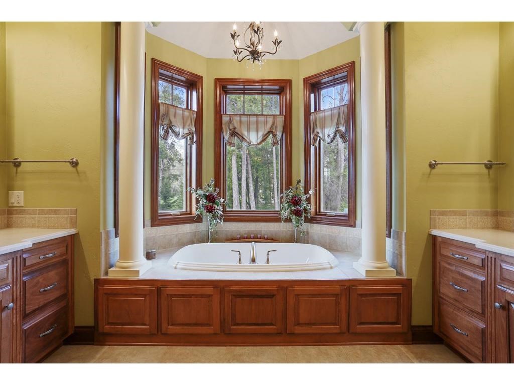 5442 W Cedar Crest Ct, Appleton, WI 54914