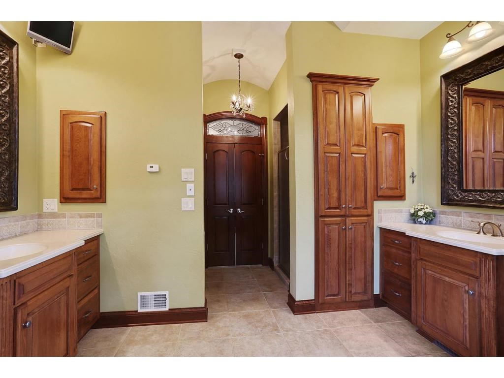 5442 W Cedar Crest Ct, Appleton, WI 54914