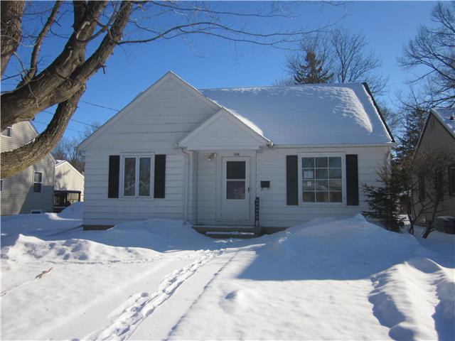 128 Willow StClintonville, WI, 54929Waupaca County