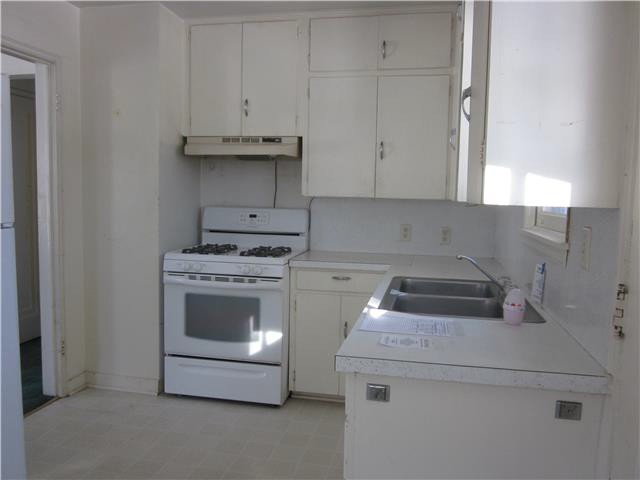 128 Willow StClintonville, WI, 54929Waupaca County