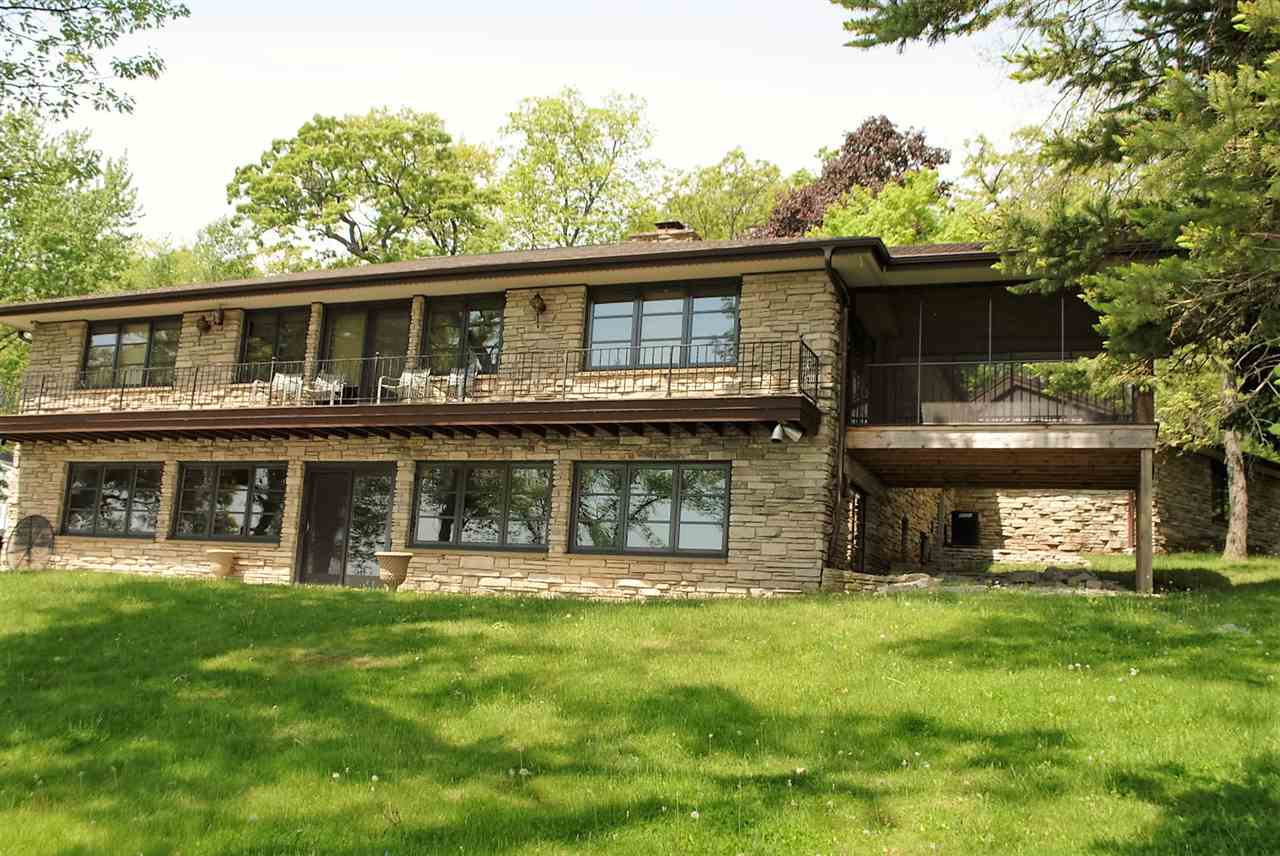 330 Forest Ave, Green Lake, WI 54941