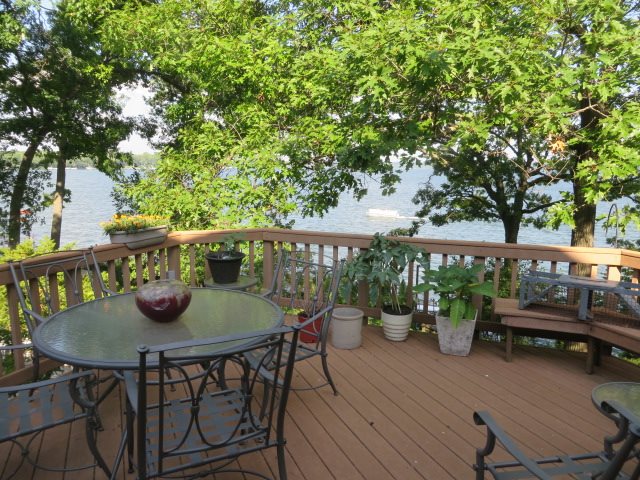 338 FOREST AVE, Green Lake, WI 54941