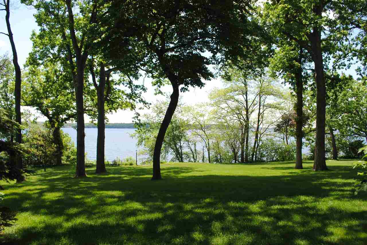 621 Illinois Ave, Green Lake, WI 54941