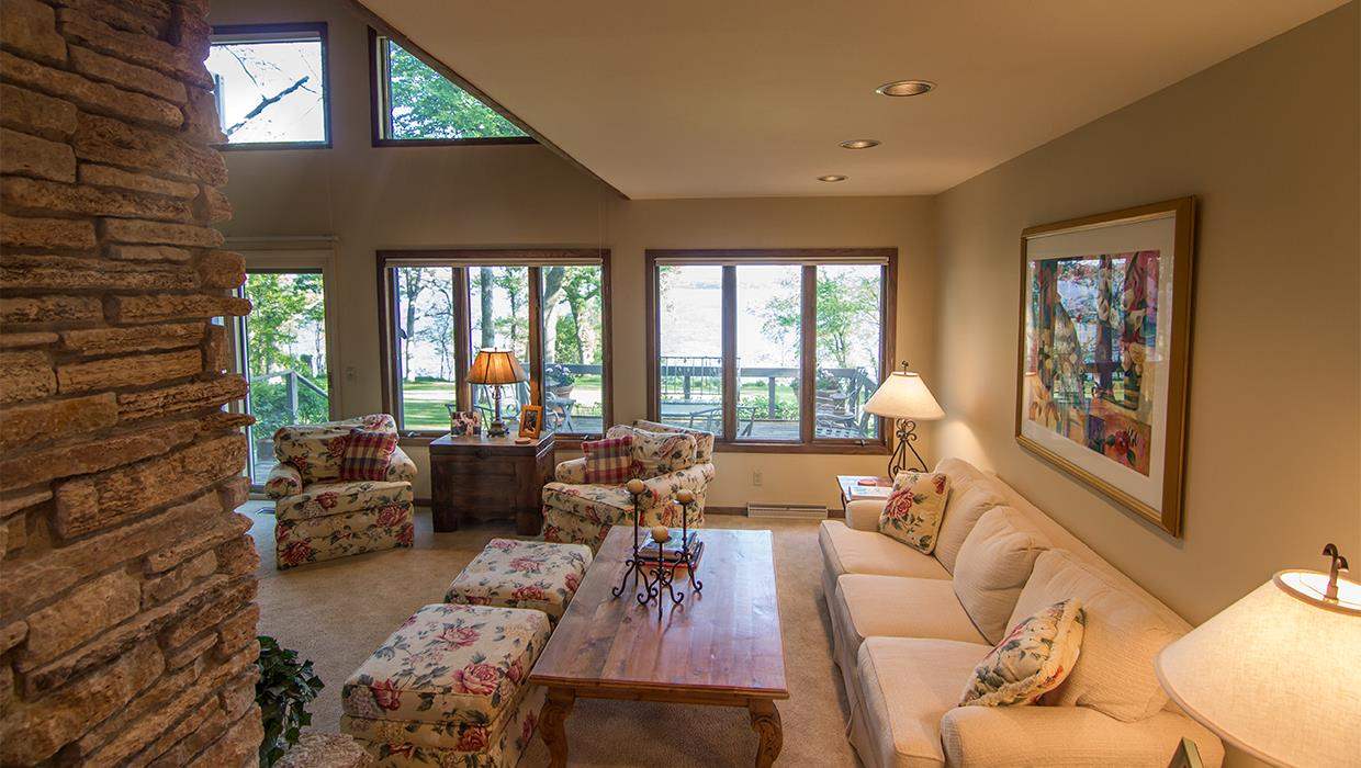 621 Illinois Ave, Green Lake, WI 54941