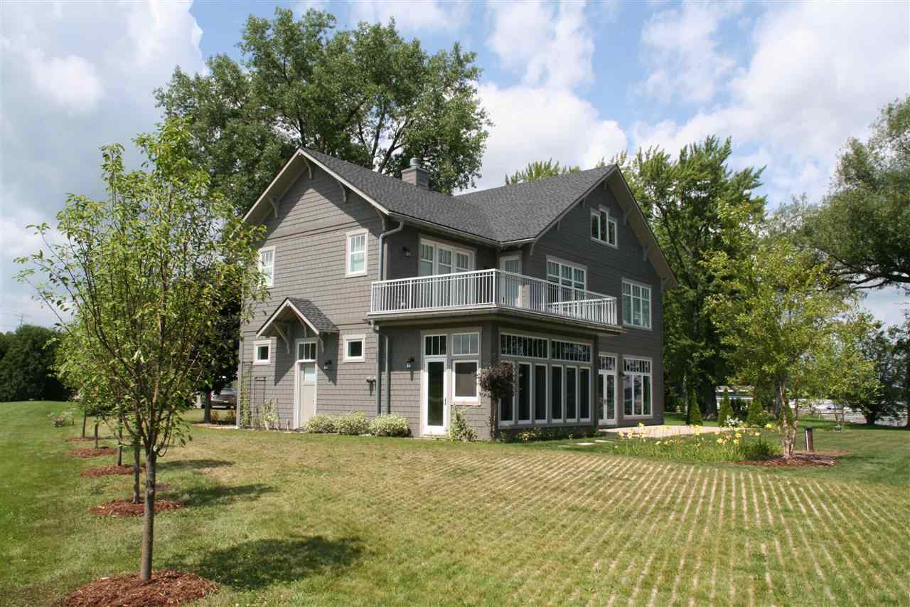 N4102 S Lakeshore Dr, Green Lake, WI 54941