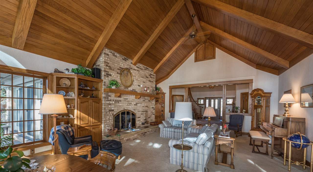 W1225 Illinois Ave, Green Lake, WI 54941