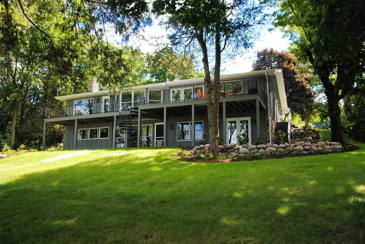 W2250 Oakwood Ave, Green Lake, WI 54941