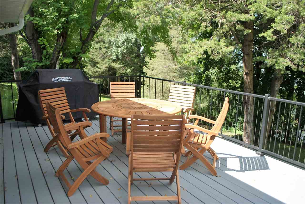 W2250 Oakwood Ave, Green Lake, WI 54941