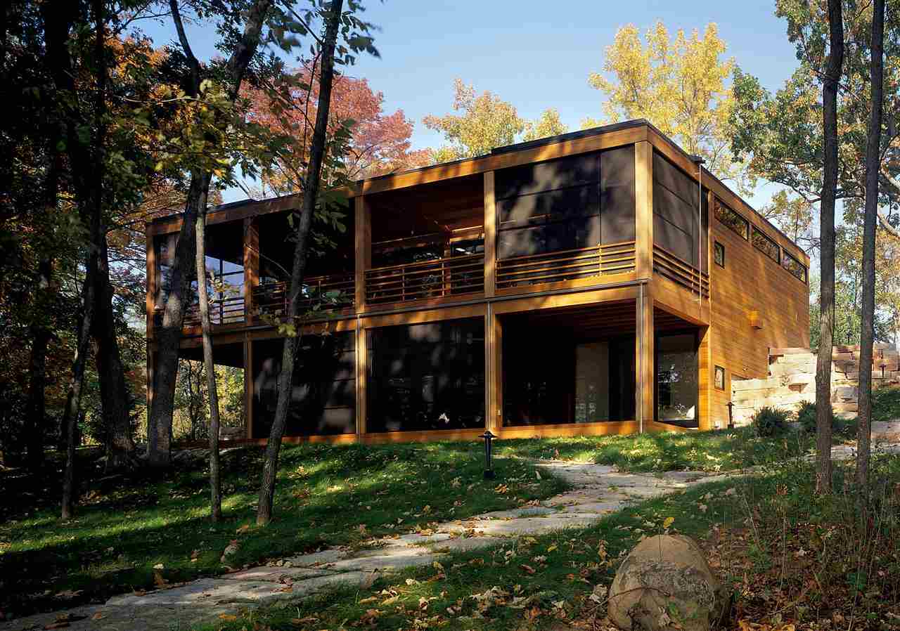 W3015 Hillside Rd, Green Lake, WI 54941