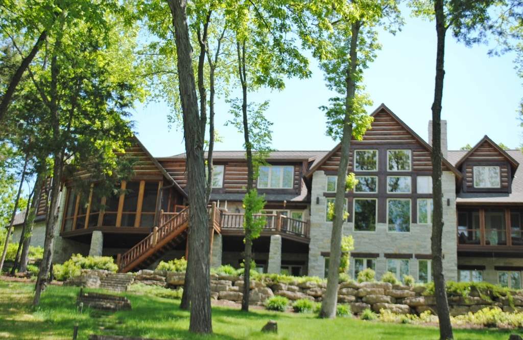 W2354 Oakwood Ave, Green Lake, WI 54941