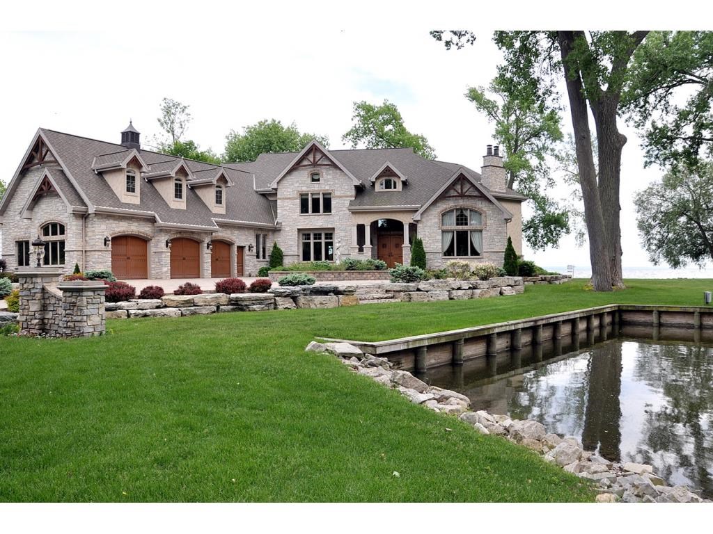 395 Lake, Menasha, WI 54952