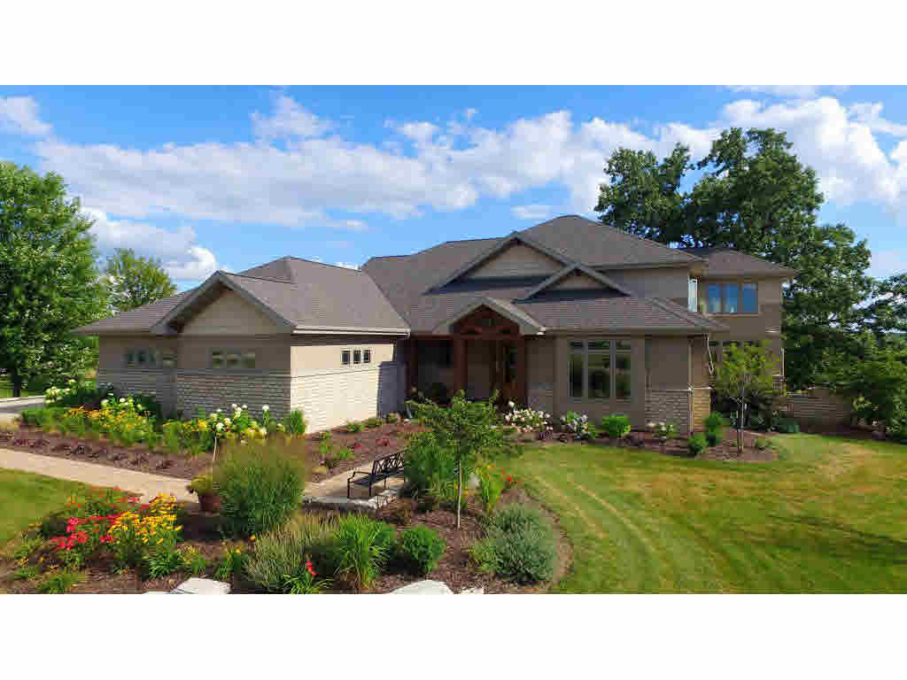 3077Saffron Ln, Neenah, WI 54956