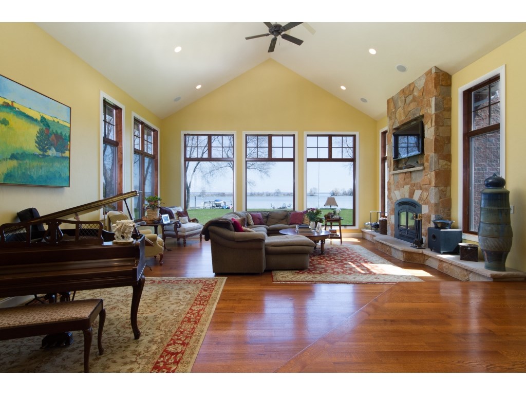 104 Limekiln, Neenah, WI 54956