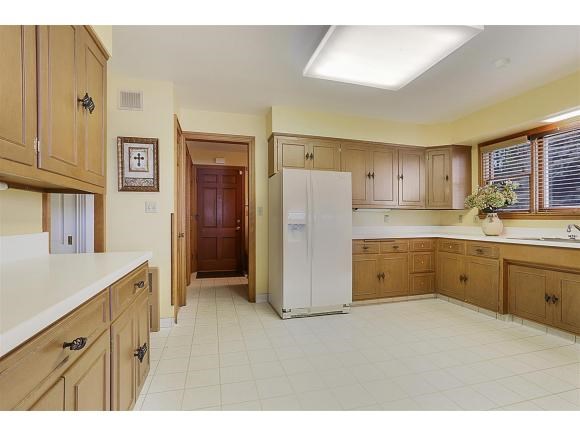 112 Limekiln Dr, Neenah, WI 54956