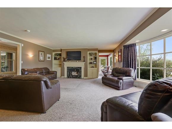112 Limekiln Dr, Neenah, WI 54956