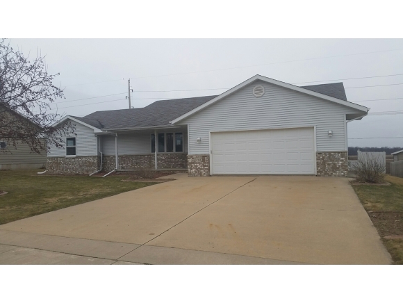 1703 Cedarhurst Dr