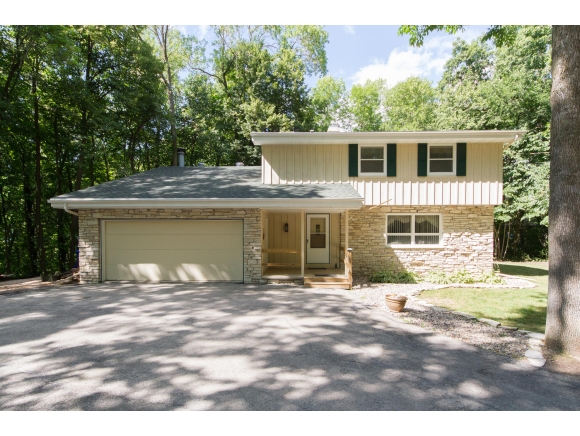 5996 Hiawatha Heights Dr