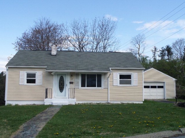 905 College Ave
