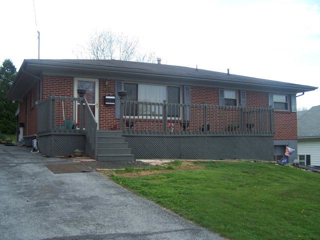 220 Oakdell Ave