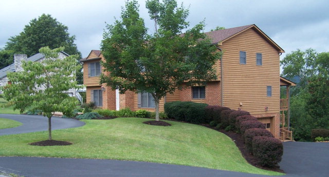 220 Oakdell Ave