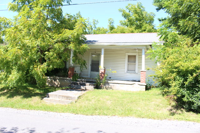 23 McNutt Ave, Princeton, WV 24740
