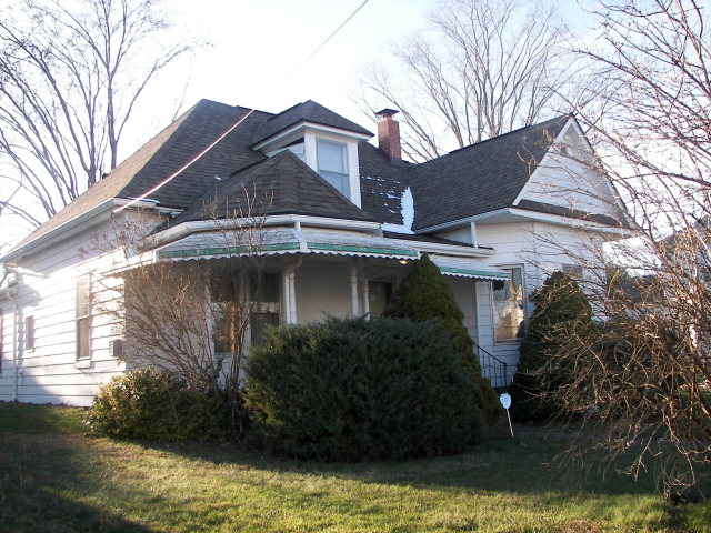 1033 Meador St