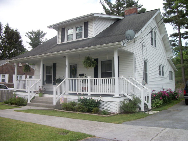401 Thornton Ave