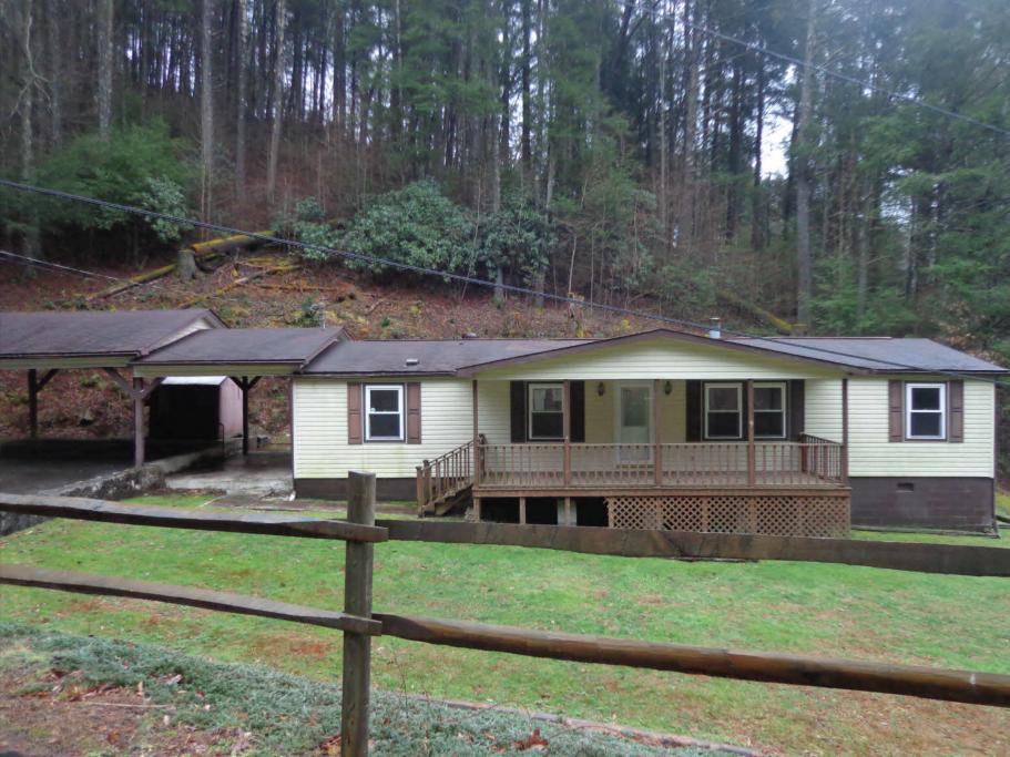 124 Cook-Cooper Hollow RoadPineville, WV, 24874Wyoming County