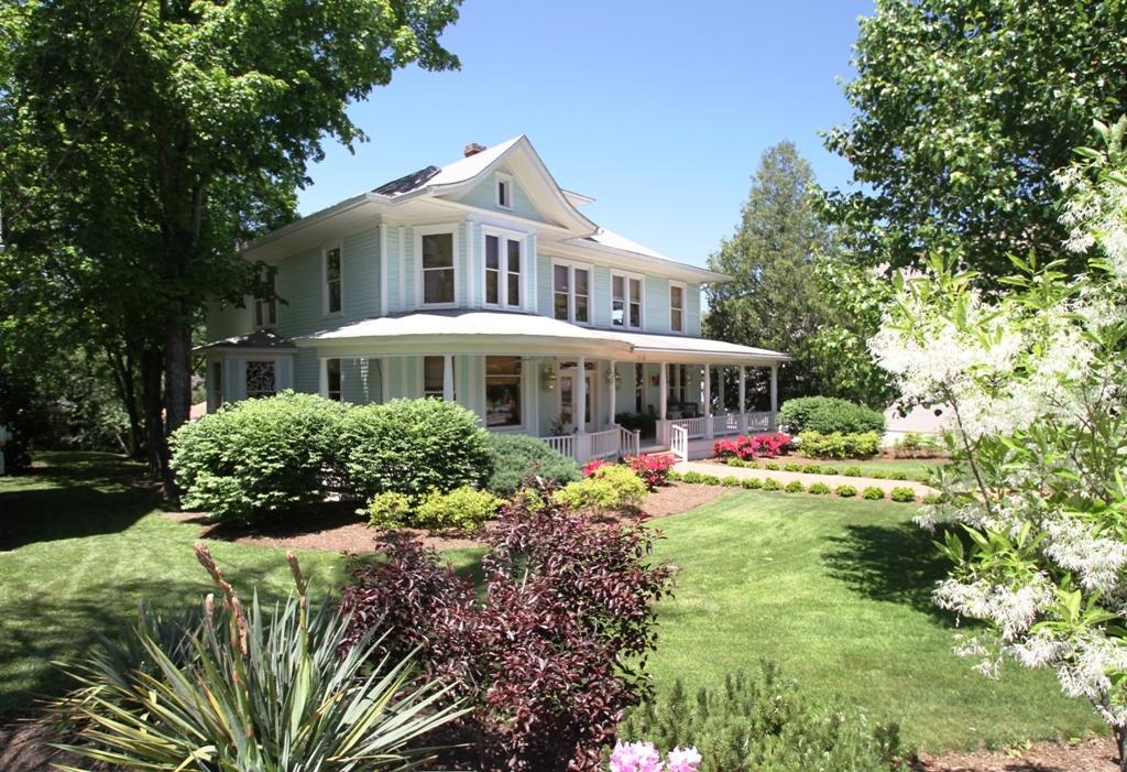 104 W Main St