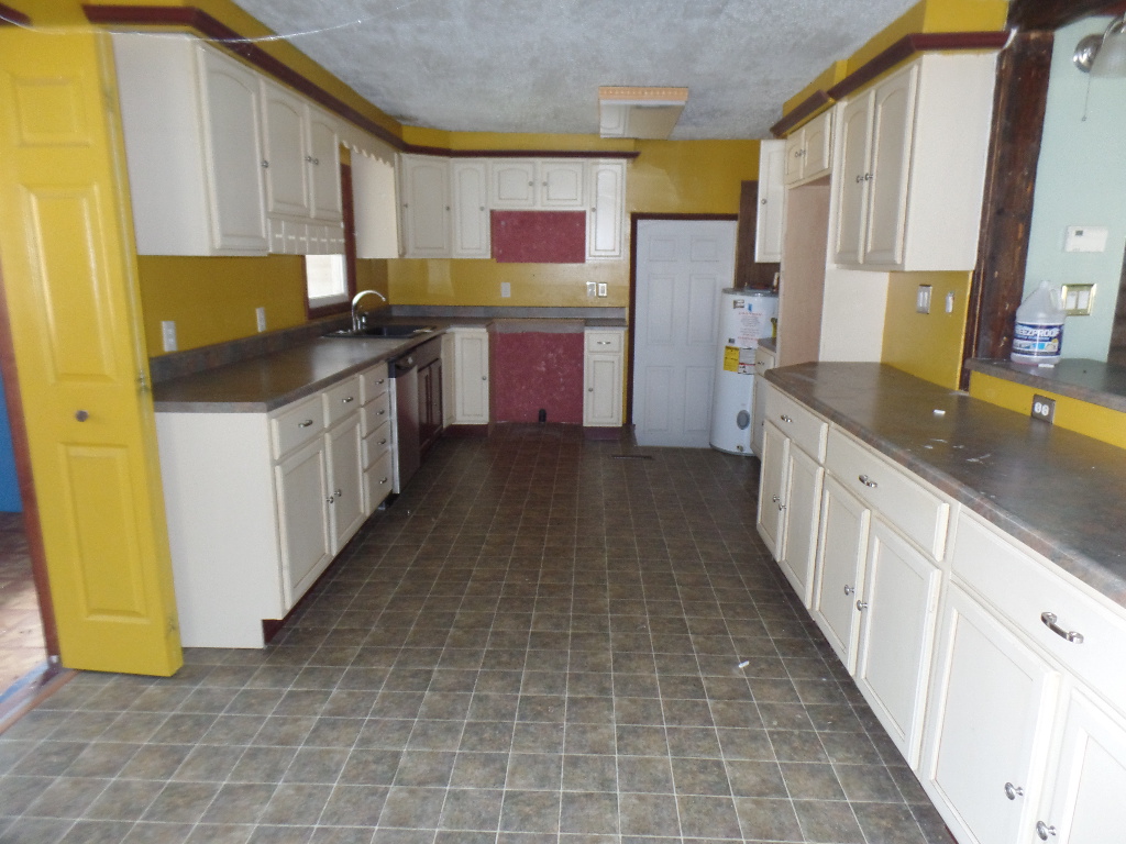 4456 Coal River RdArnett, WV, 25007Raleigh County