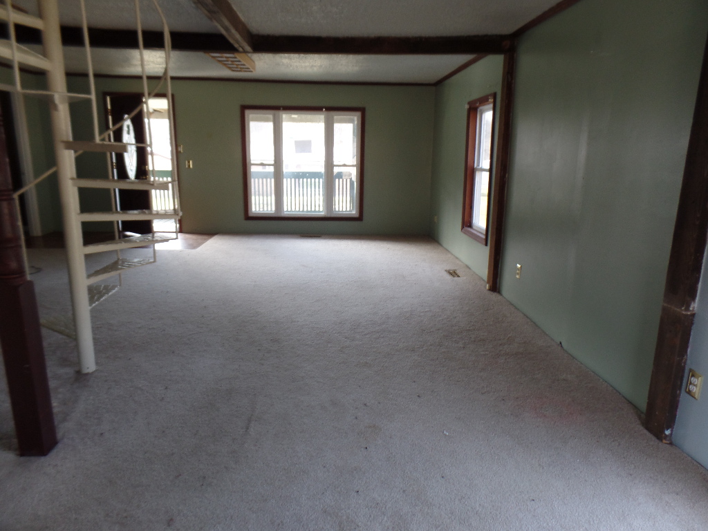 4456 Coal River RdArnett, WV, 25007Raleigh County
