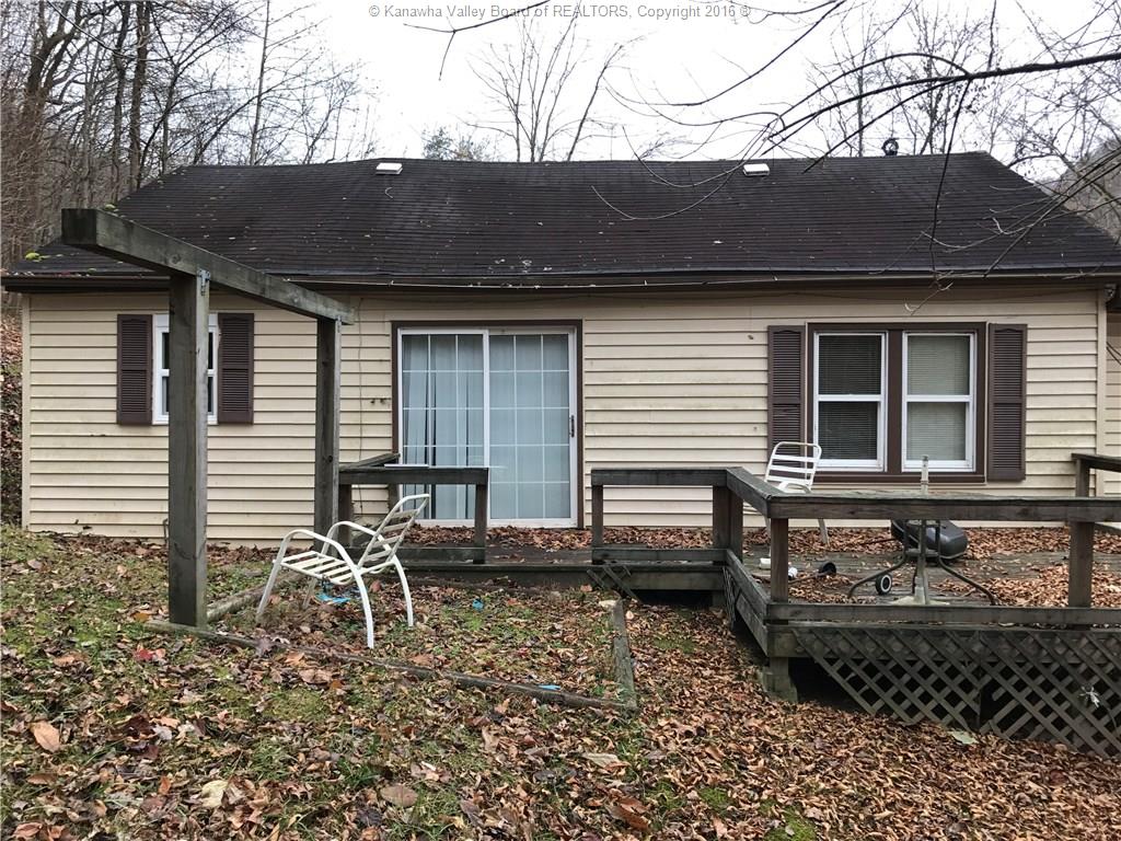 2142 Witcher Creek, Belle, WV 25015