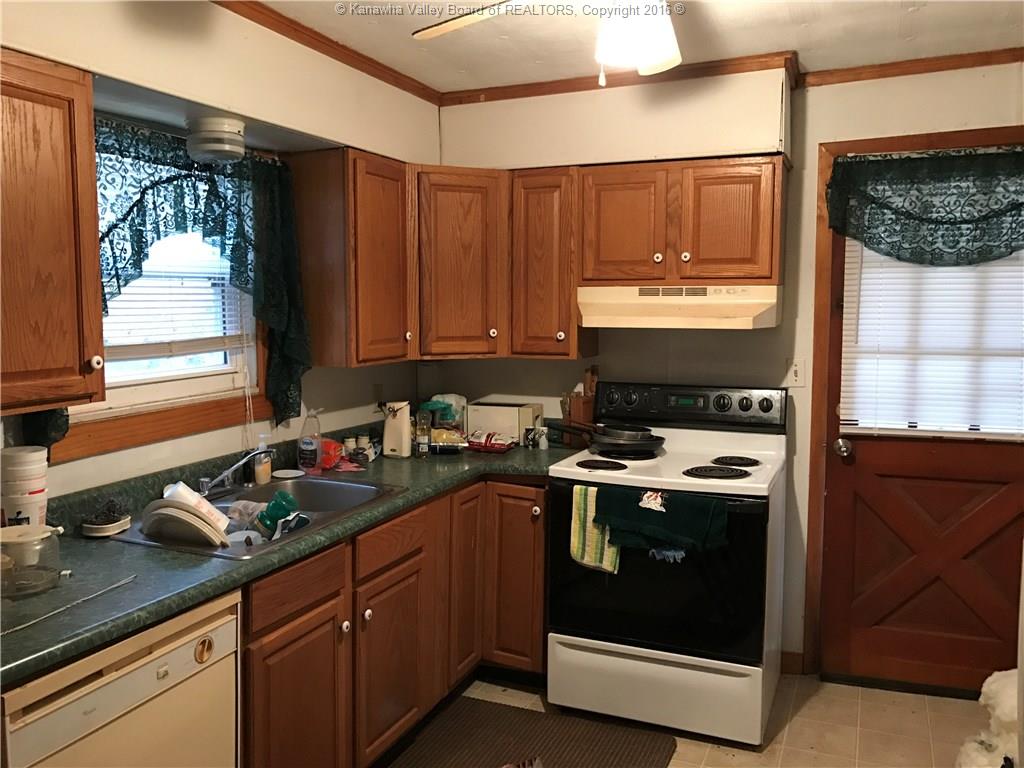 2142 Witcher Creek, Belle, WV 25015