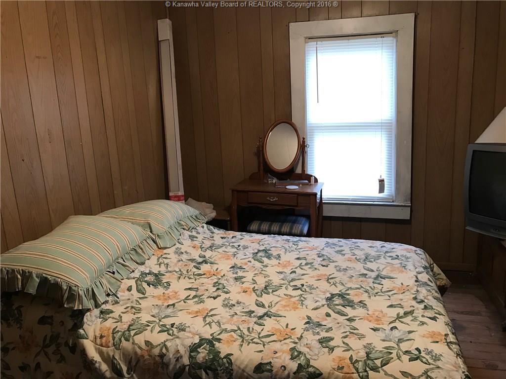 2142 Witcher Creek, Belle, WV 25015