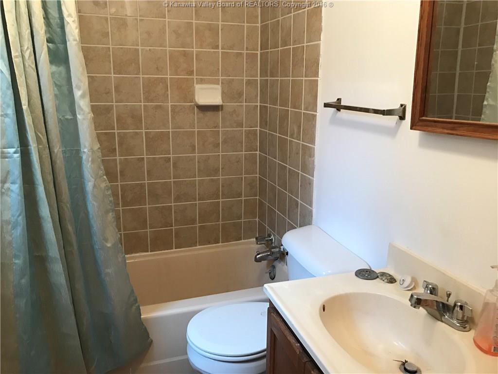 2142 Witcher Creek, Belle, WV 25015