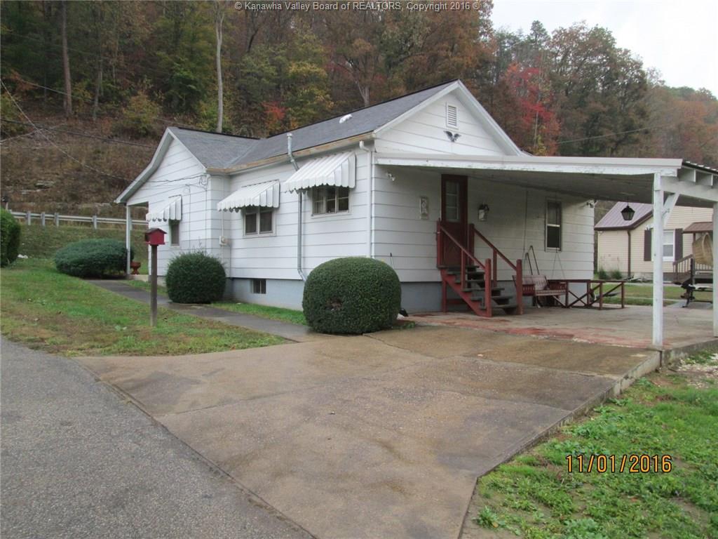 11398 ELK RIVER ROAD N. Highway E, Clendenin, WV 25045