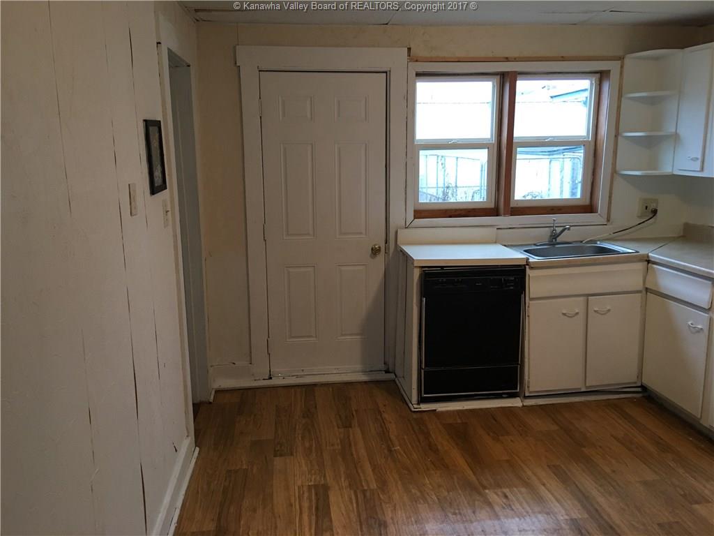 101 12th Street, Dunbar, WV 25064