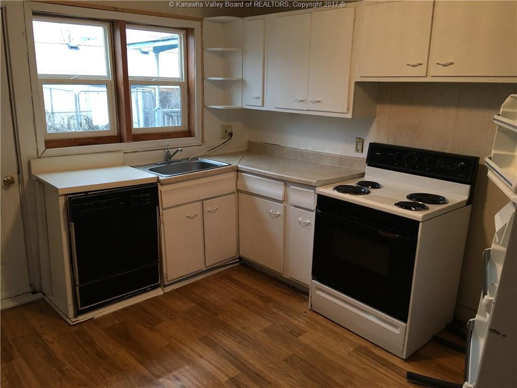 101 12th Street, Dunbar, WV 25064