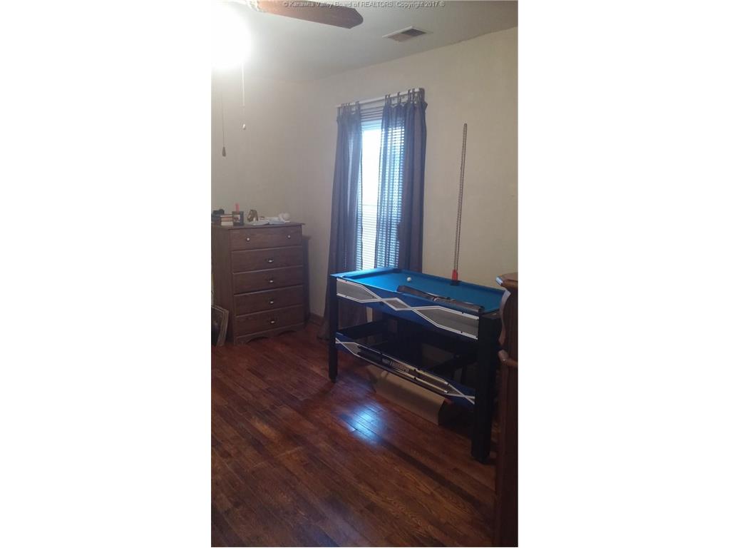 802 Elvira Road, Dunbar, WV 25064