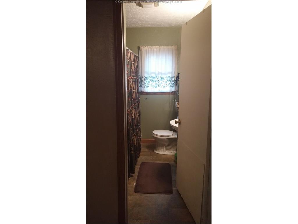 802 Elvira Road, Dunbar, WV 25064