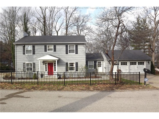 5 Hitchcock Cir