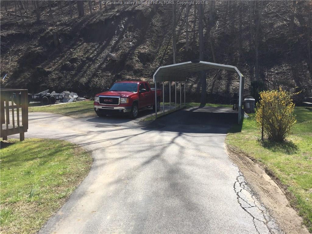 1879 Len Creek Road, Hernshaw, WV 25107