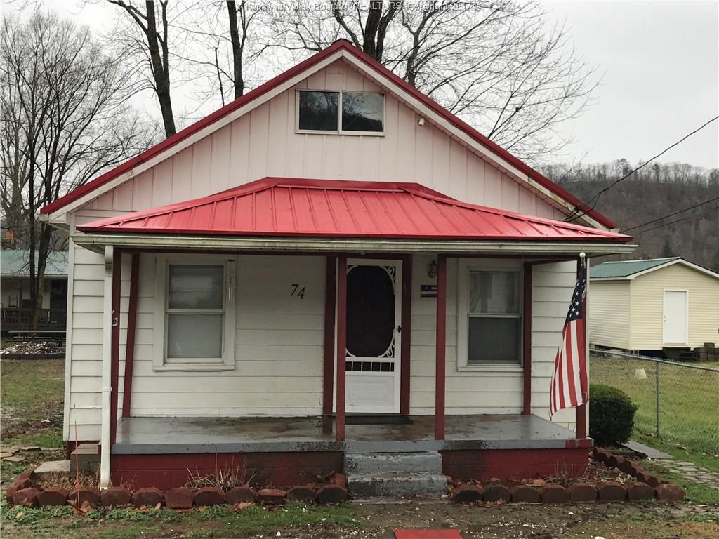 74 4th Avenue S, Hometown, WV 25109