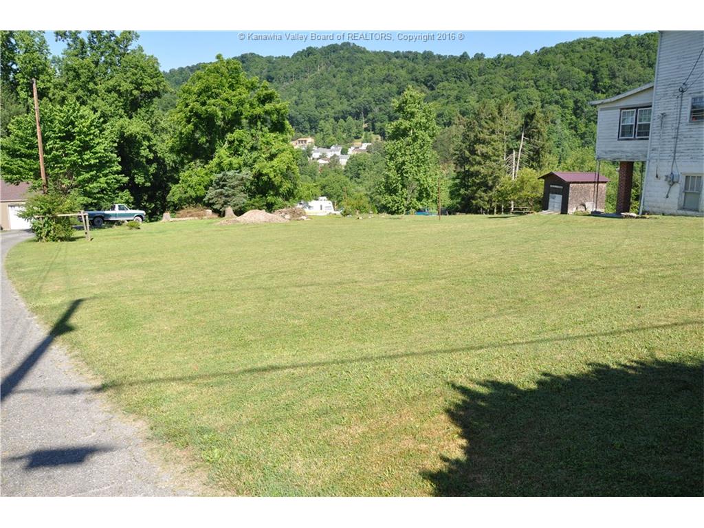 215 Coal Avenue, Madison, WV 25130