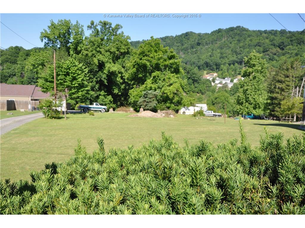 215 Coal Avenue, Madison, WV 25130