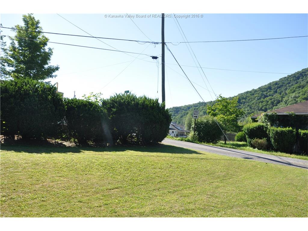 215 Coal Avenue, Madison, WV 25130