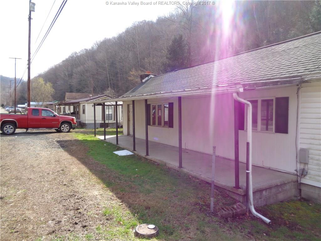 5618 Kelly's Creek Road, Mammonth, WV 25132